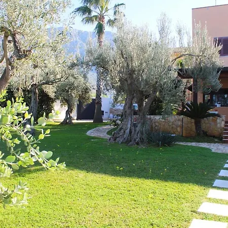Adelaide צ'יניזי